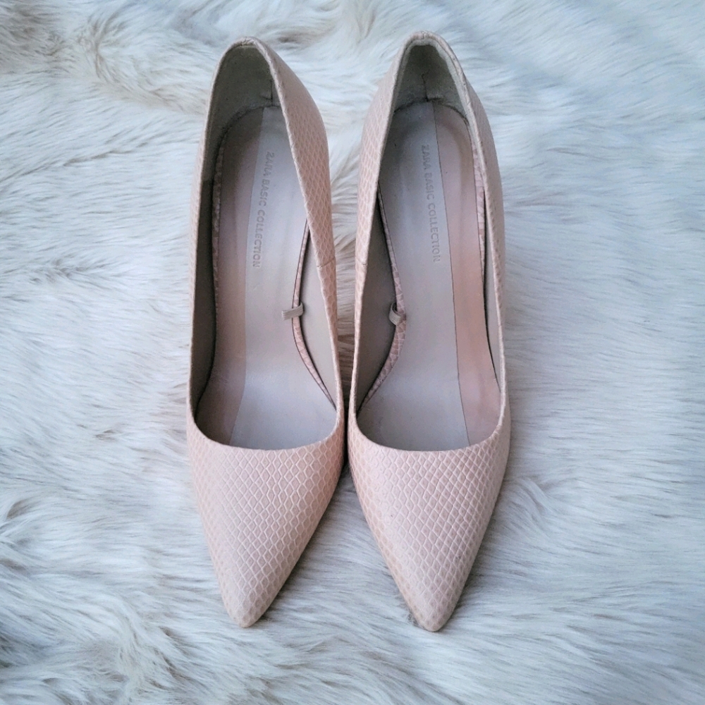 Zara Basic Collection Beige Pumps - image 1